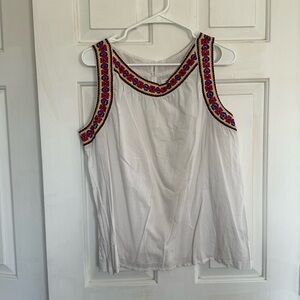 Old Navy White Tank Top with embroidery size XL